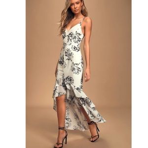 NWOT Lulu’s Darling Daylily Black and White Floral Print High-Low Maxi Dress